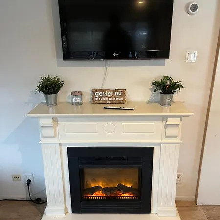 Шале Hottub Forest Op De Veluwe! *