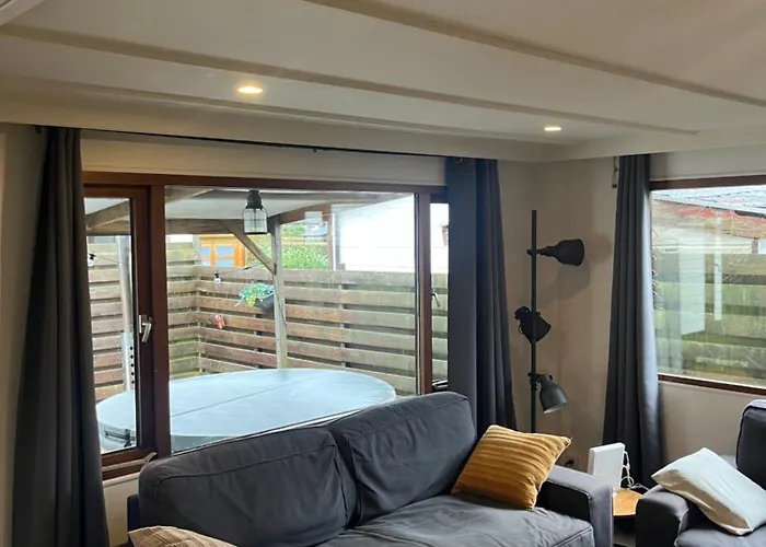 Шале Hottub Forest Op De Veluwe! Пюттен