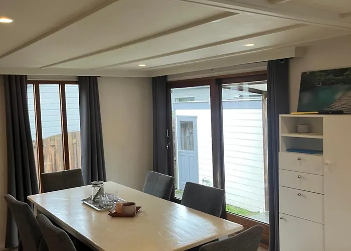 Шале Hottub Forest Op De Veluwe! *