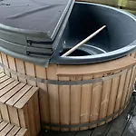 Hottub Forest Op De Veluwe! Alpstuga Putten